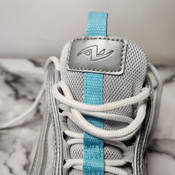 ATHLETIC WORKS WOMENS SIZE 6 BLUE AND GREY MEMORY FOAM SNEAKERS - Picture 9 of 15